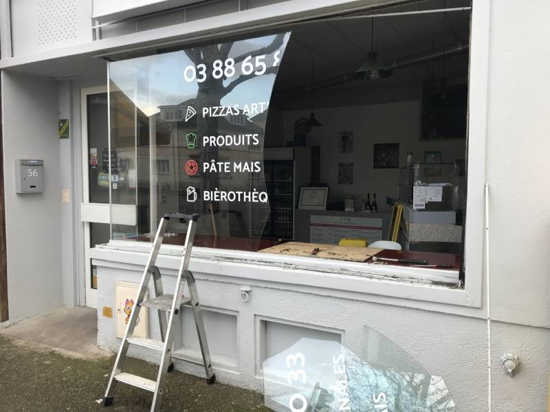 Vitrier en Urgence, pour changer la vitre cassée de mon restaurant à Strasbourg