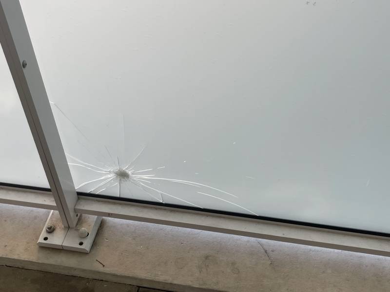 Vitrier pour un remplacement d'un verre feuilleté sur un garde corps à Strasbourg Robertsau en Alsace